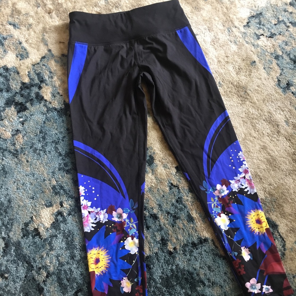 New with tags! SweatyBetty cropped legging szXS